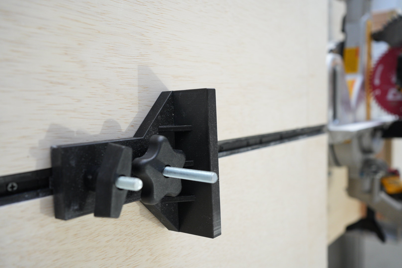 Miter Table – detail