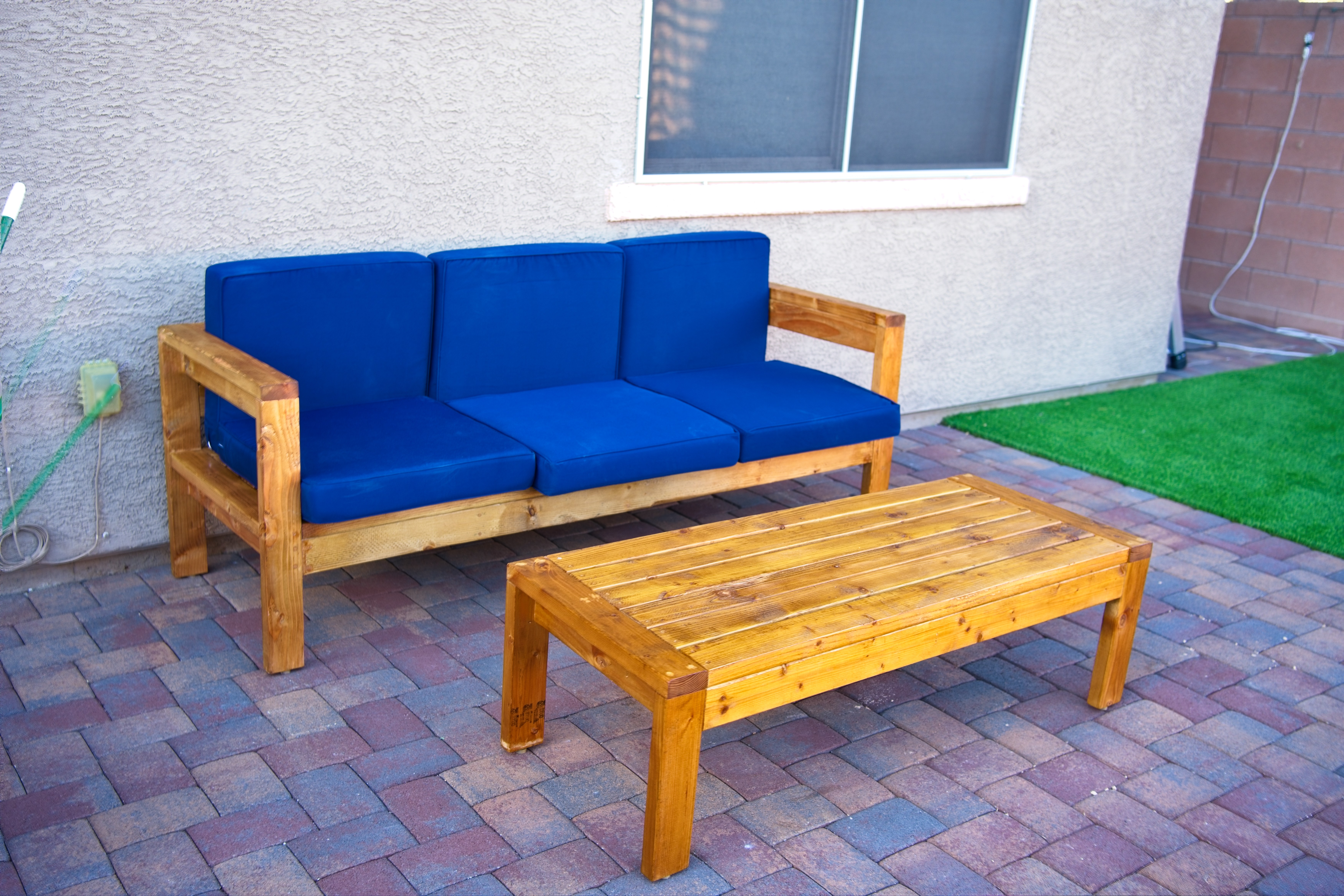 Outdoor Sofa & Coffee Table