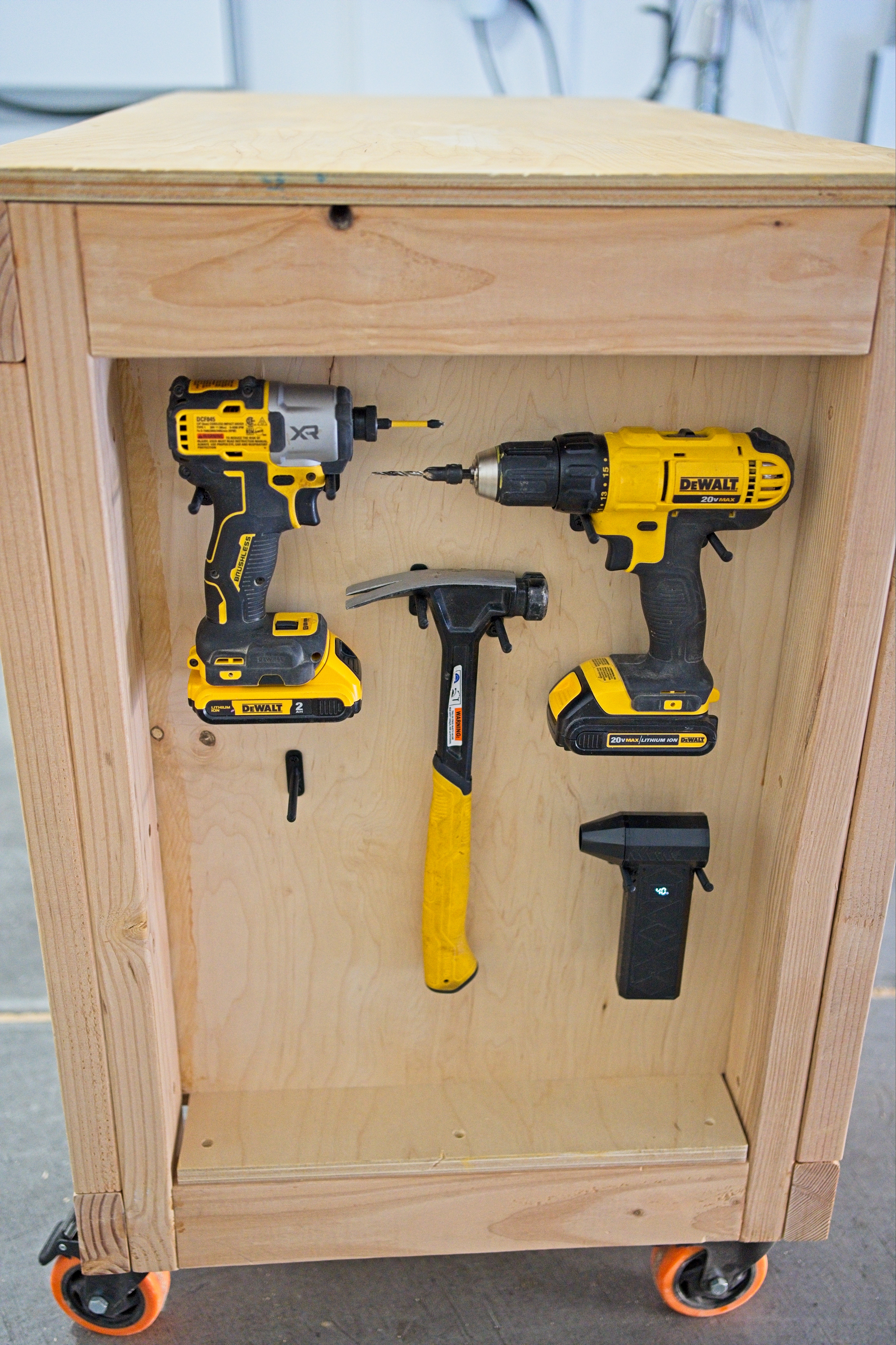 Mobile Tool Cabinet & Workbench - Image 4